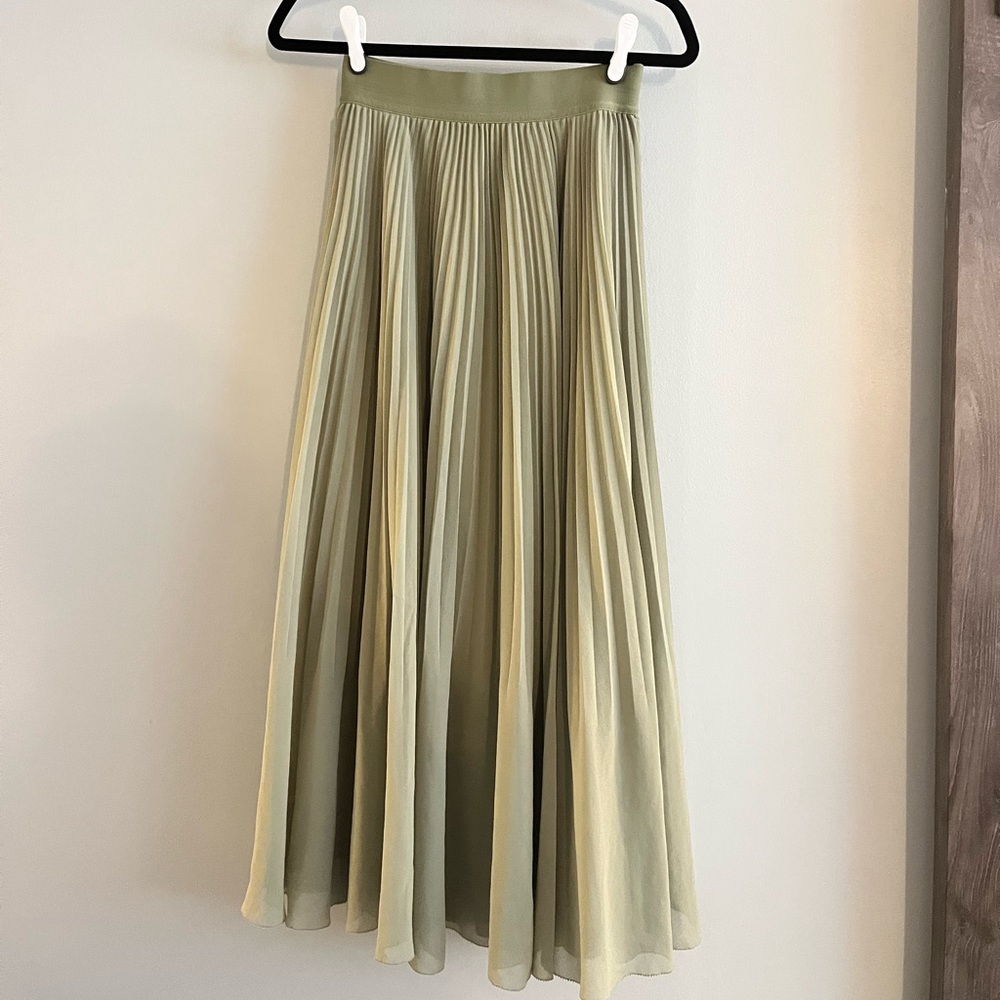 Wilfred Olive Green Pleated Maxi Skirt